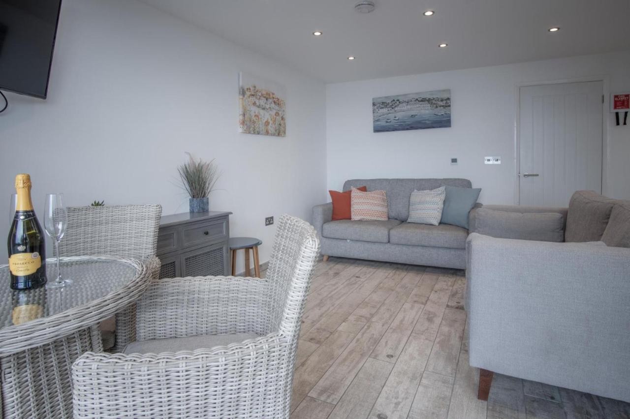 Beach Court - 1 Bedroom Apartment - Saundersfoot Exterior photo